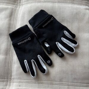 Swiss Tech Black and White Touchscreen Gloves